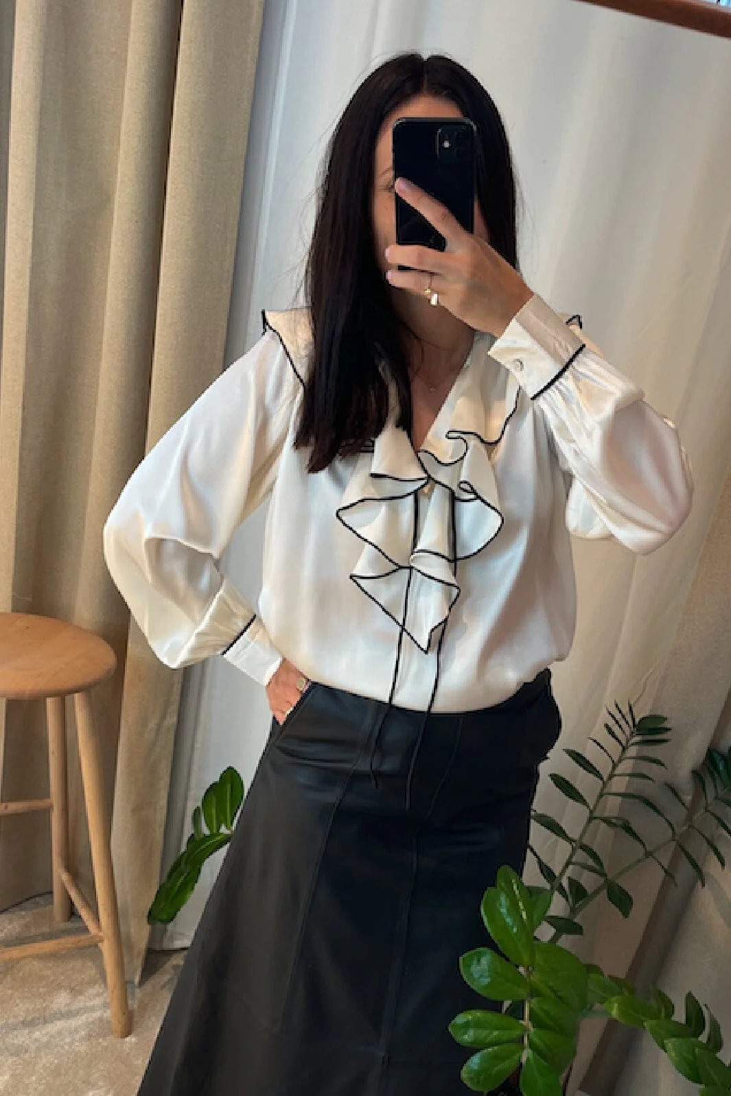 Love & Divine Love1241 19 cream black