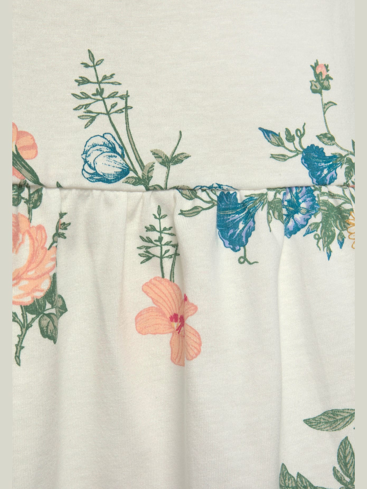 Chemise de nuit fantaisie avec larges bretelles et encolure ronde