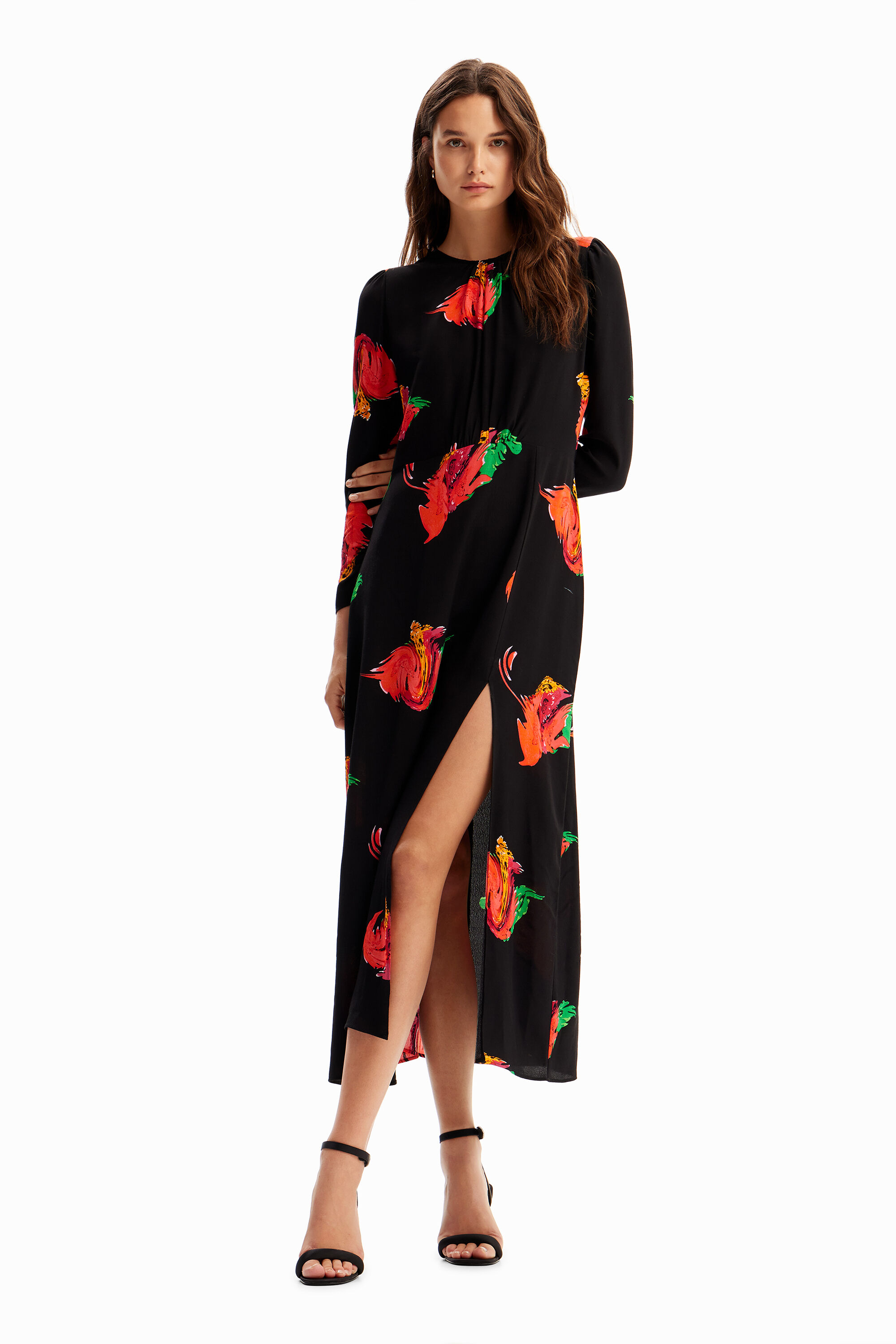 Vestido longo com fenda floral