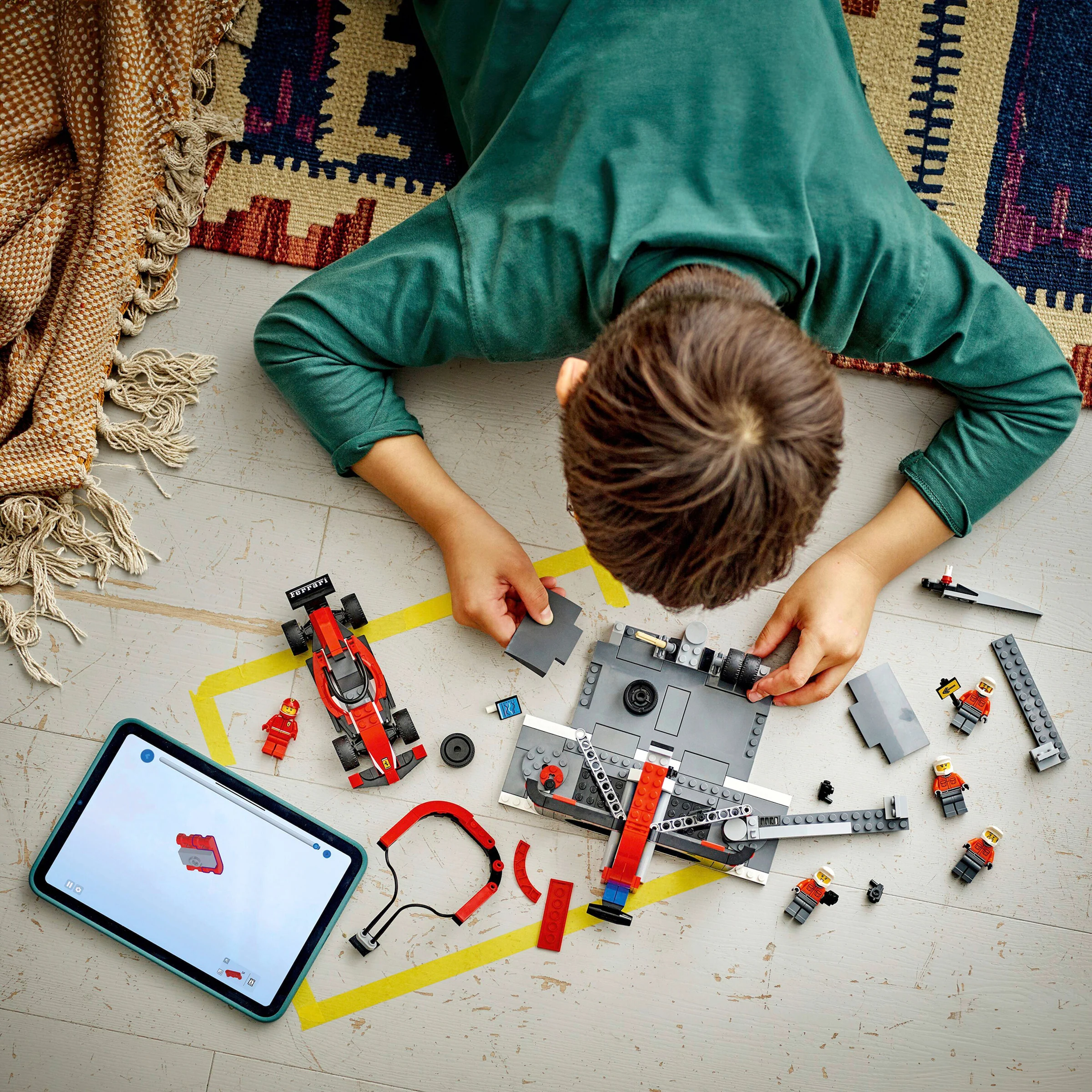 LEGO® - CITY 60443 F1® Boxenstopp mit Boxencrew und Ferrari Flitzer
