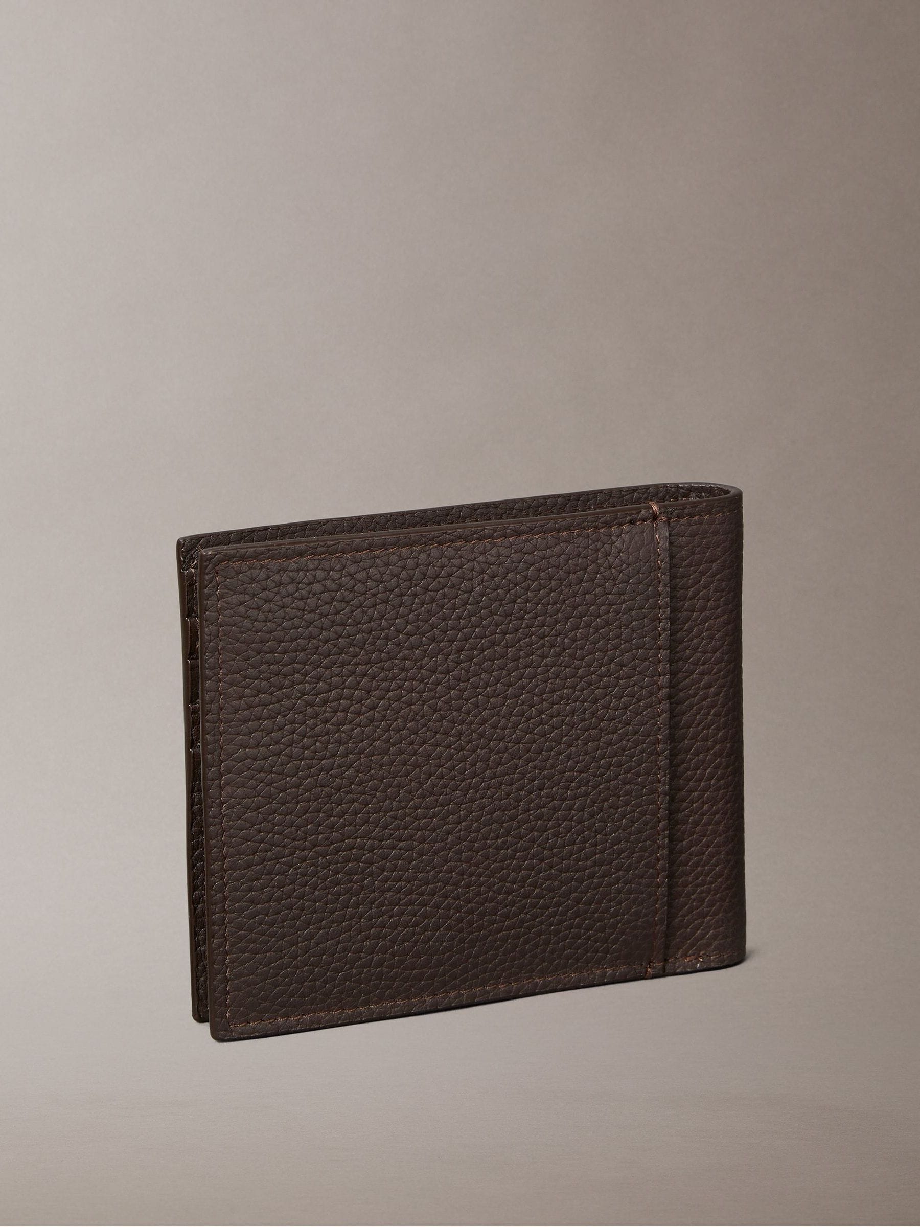 Bruin - Calvin Klein Foil Embossed Logo Bifold Wallet