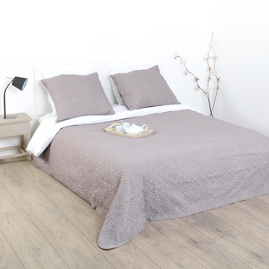 Couvre lit 240x260cm et 2 taies d'oreiller taupe