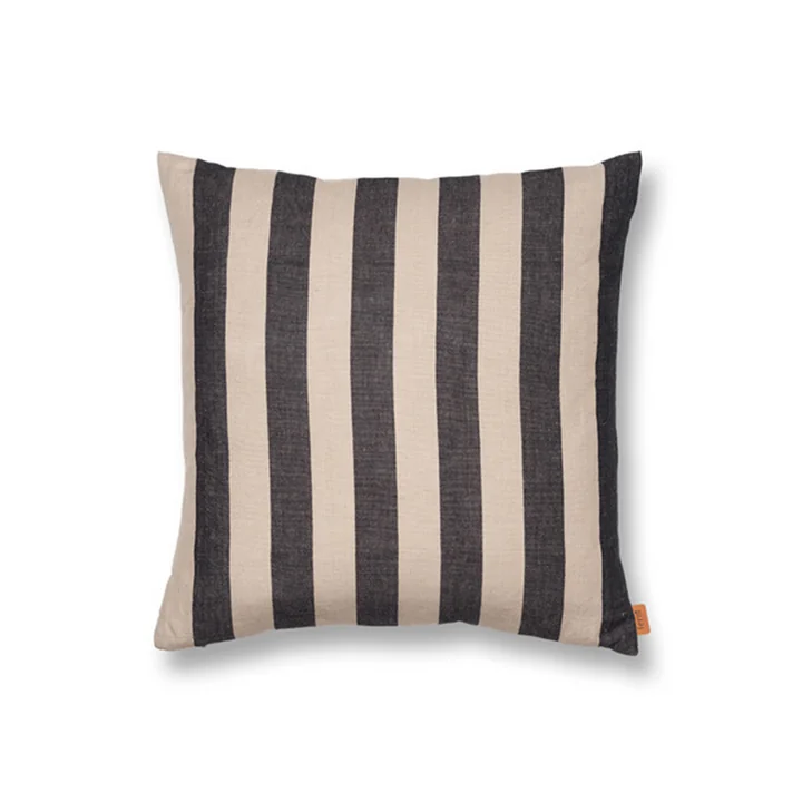 Ferm Living - Grand Kissen, 50 x 50 cm, sand / schwarz