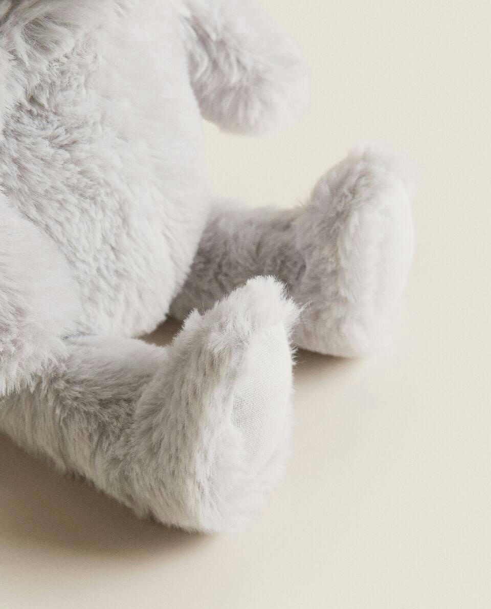 Coelho de pelúcia infantil