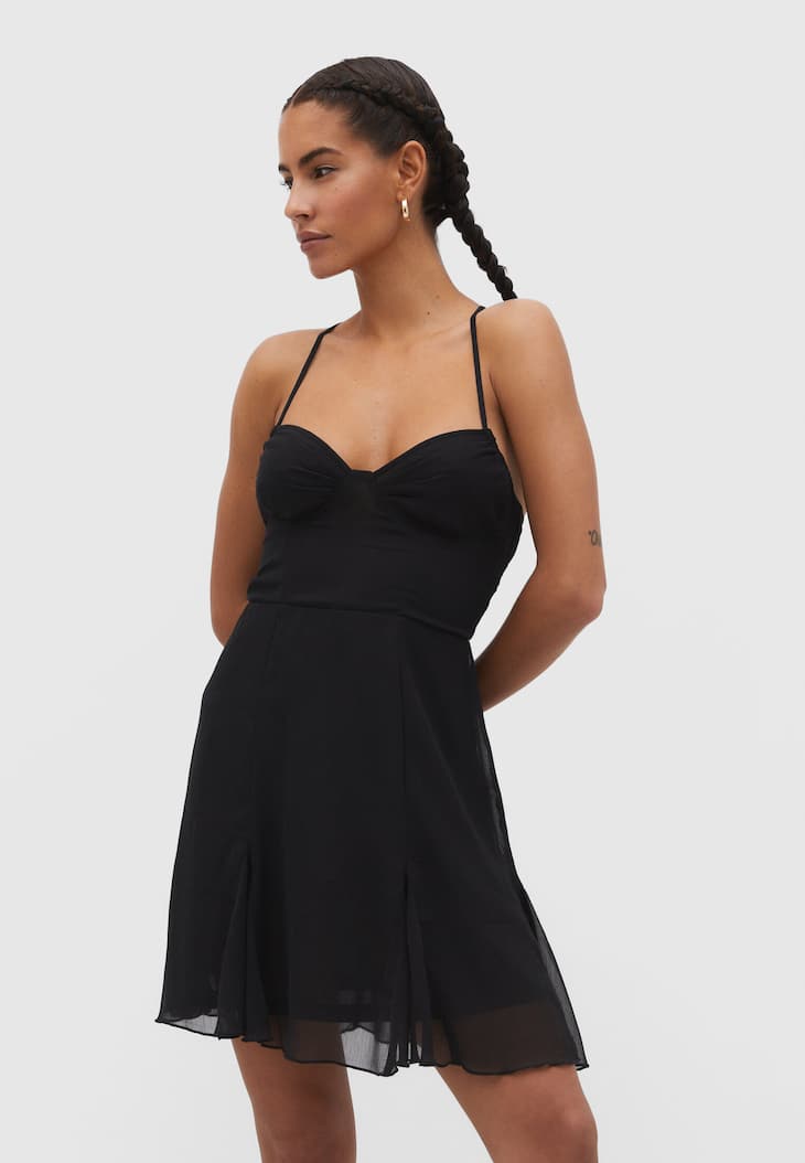 Vestido curto com babados