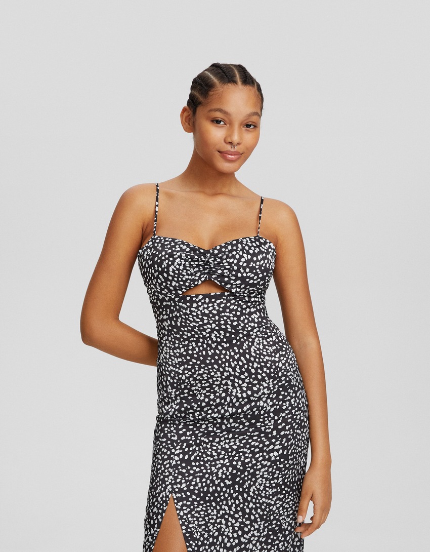 Vestido midi de cetim estampado com alças.