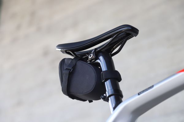 COLOMBE II Satteltasche  schwarz  0.5 L