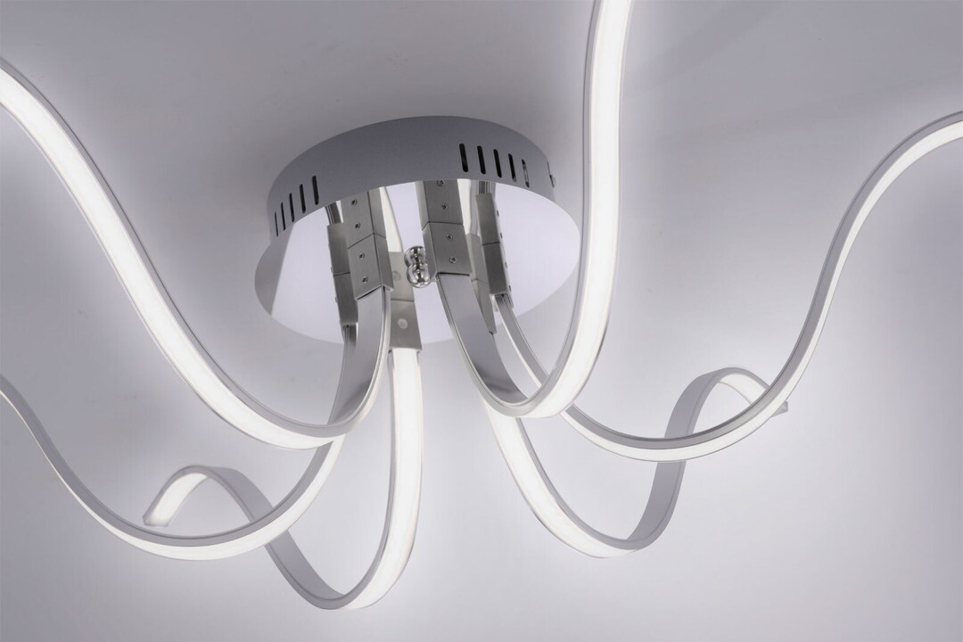 LED-Deckenleuchte Valerie 67x21 cm chromfarbig