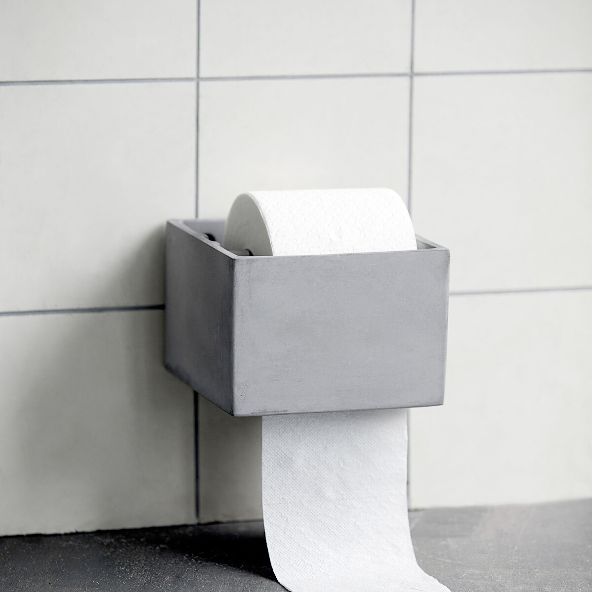 House Doctor - Toiletrulleholder - Cement - Grå