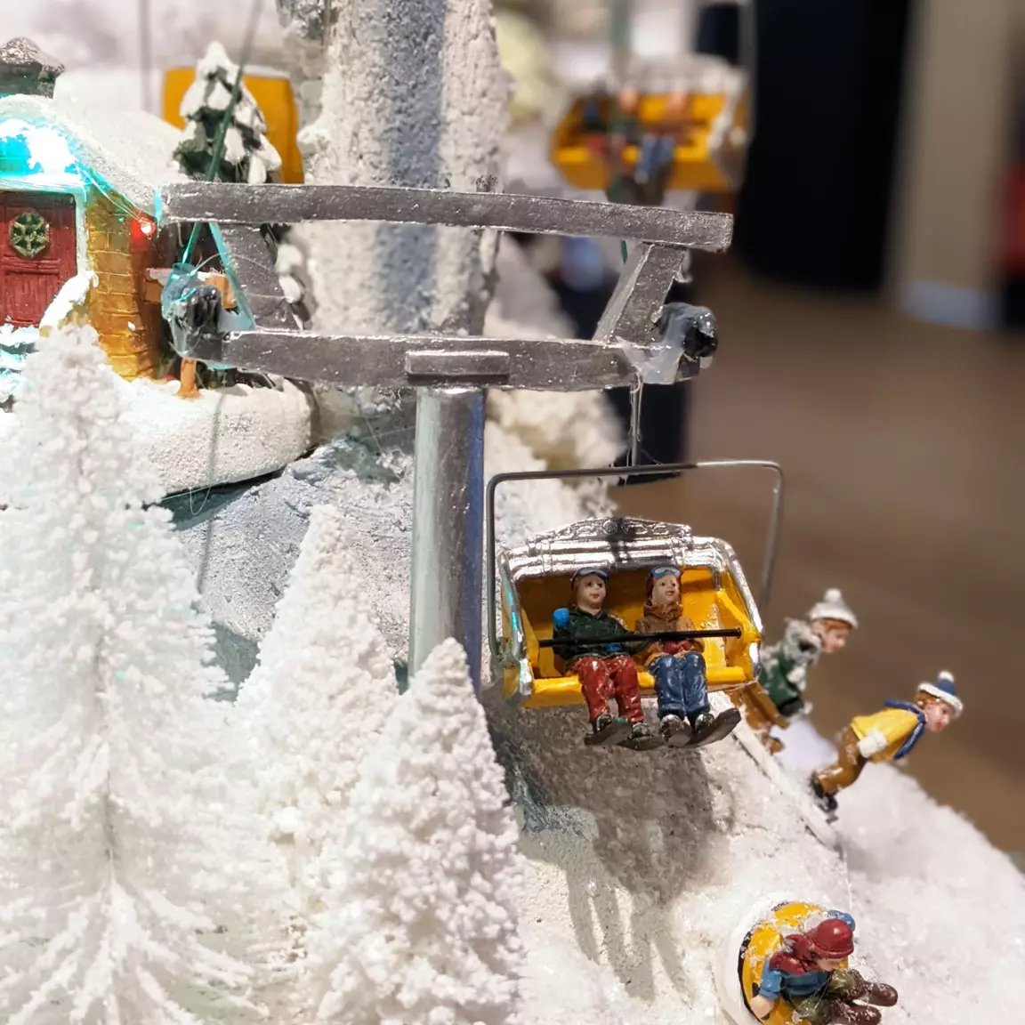 Télésiège et Figurines enfants 