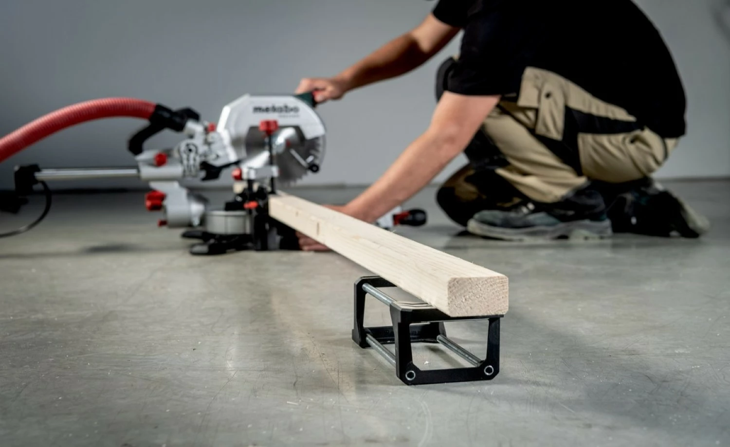 Metabo KGS 305 M Afkortzaag - 2000W - 305 x 30mm - Quick hendel - met extra zaagblad