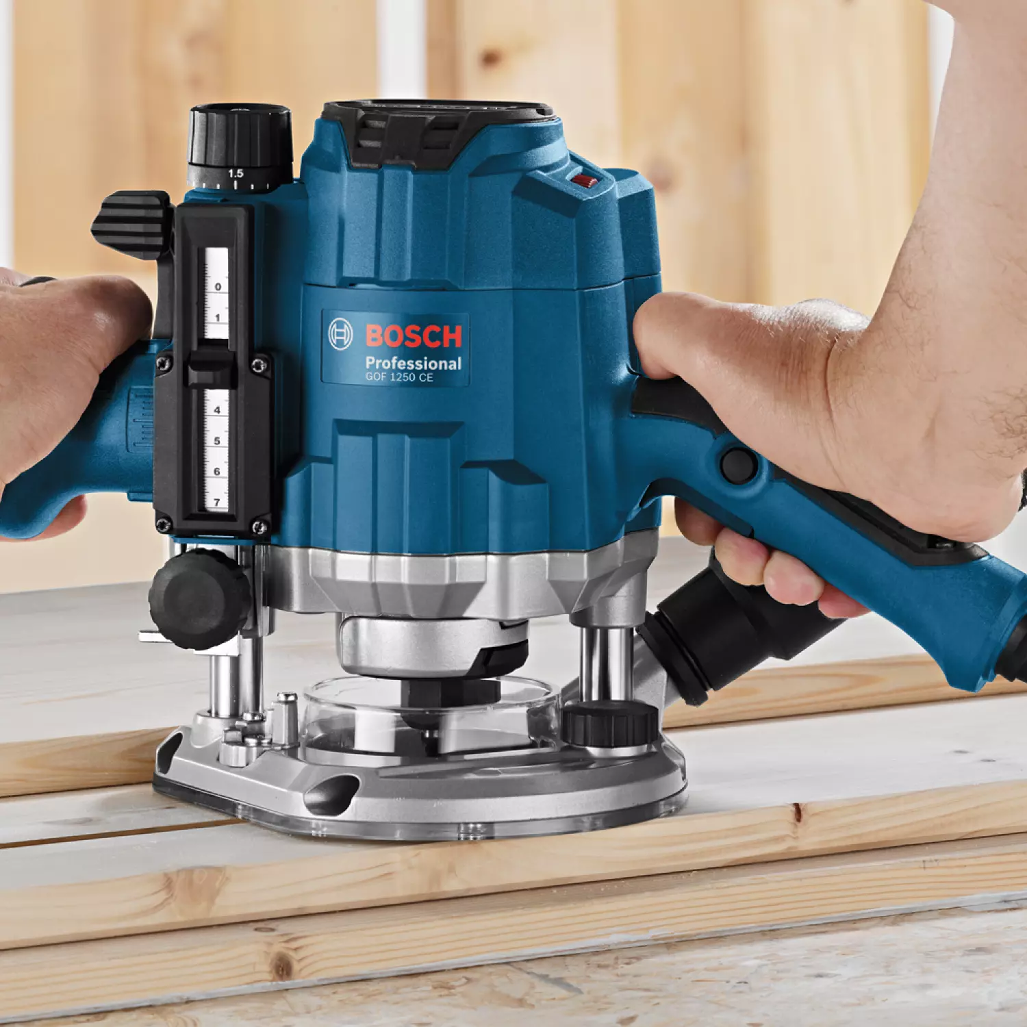 Bosch GOF 1250 CE Professional Bovenfrees - 1250W - 6-8mm