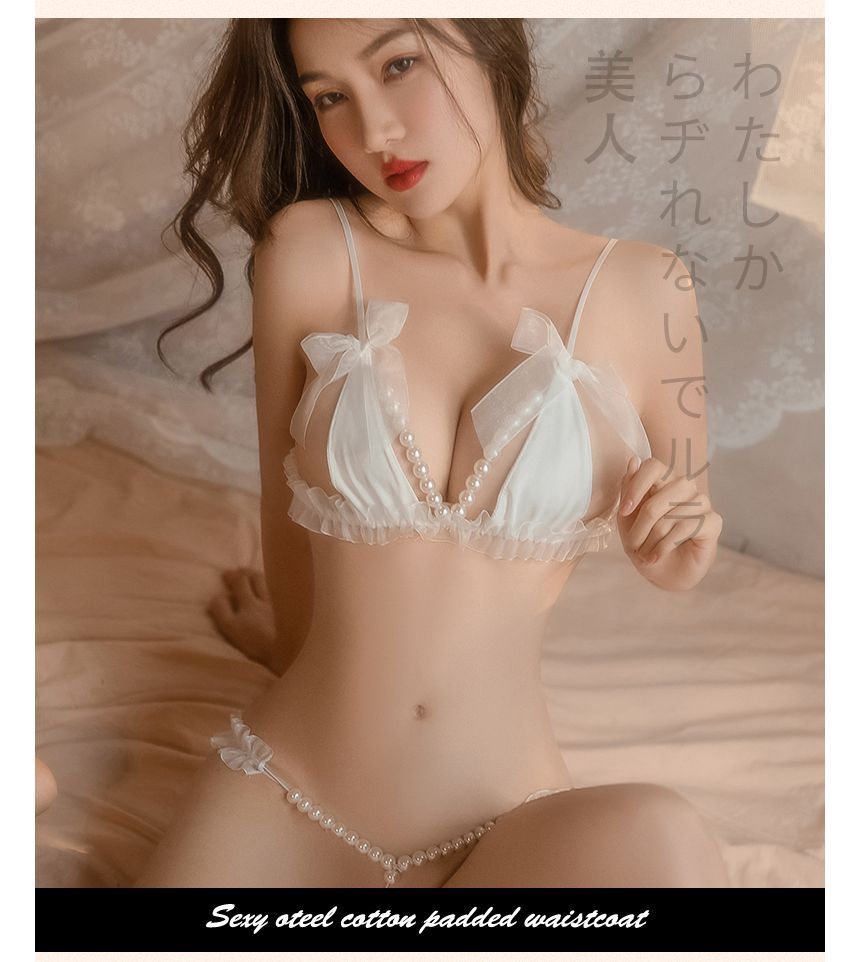 Hotty - Lingerieset: Bralette met nepparels en mesh + string