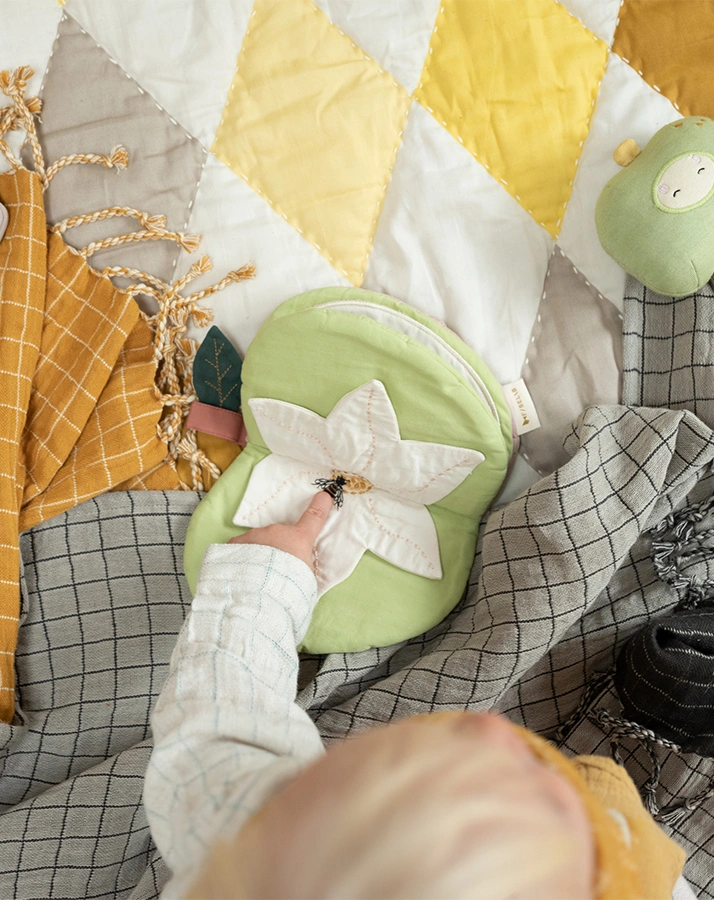 Babydecke GRID (80x110) mit Fransen in beige