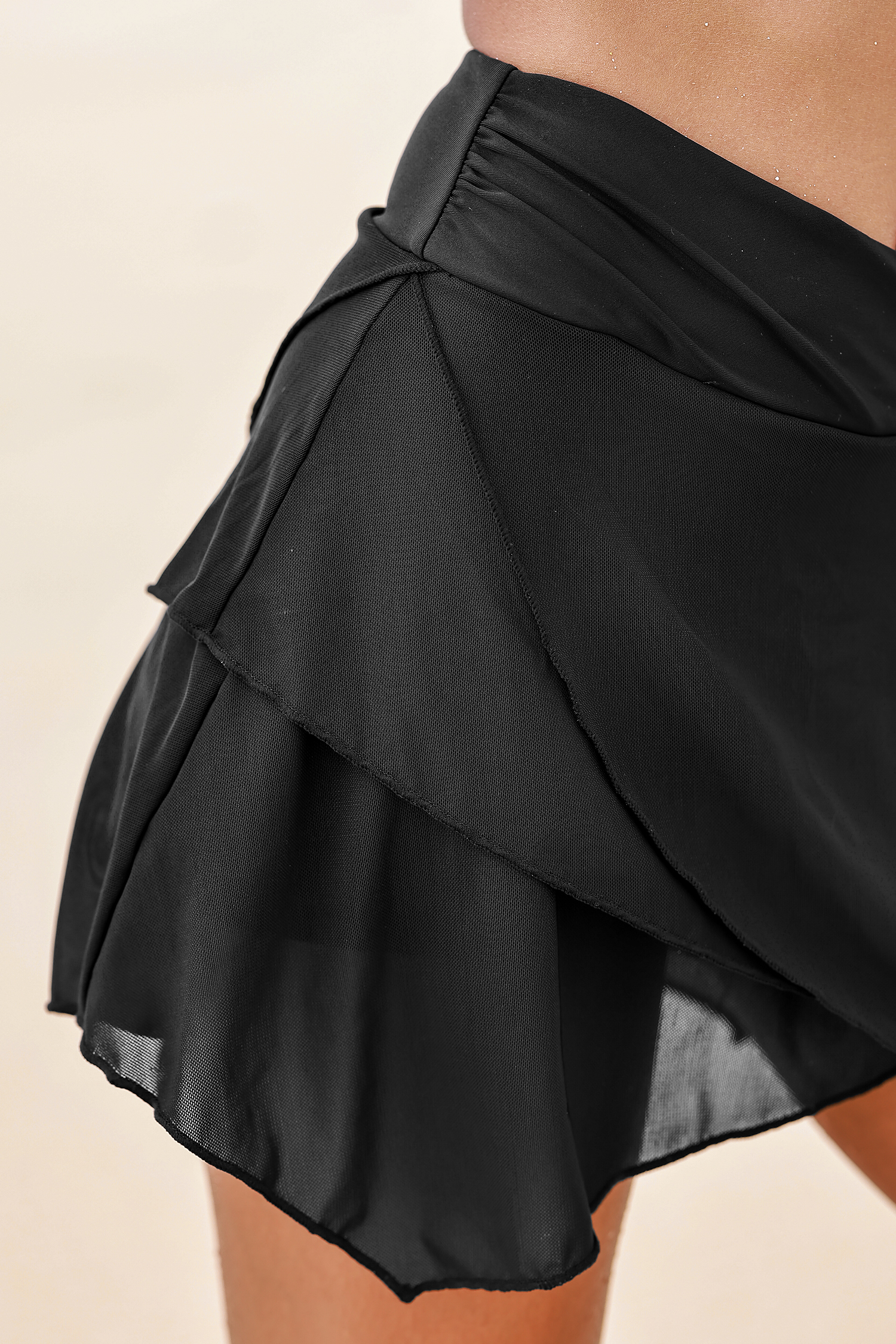 Jupe de bain taille haute à volants noire