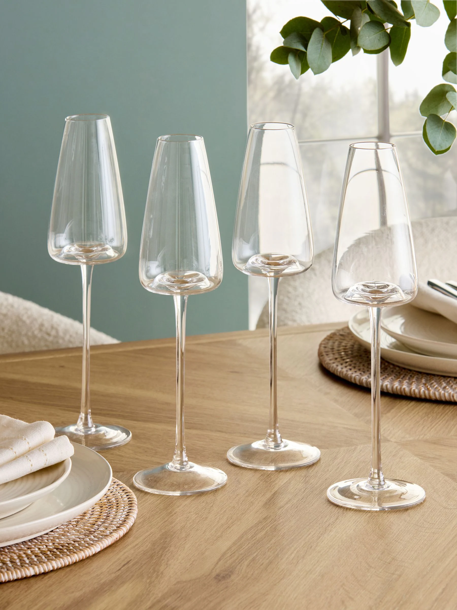 Set van 4 taps toelopende champagneglazen