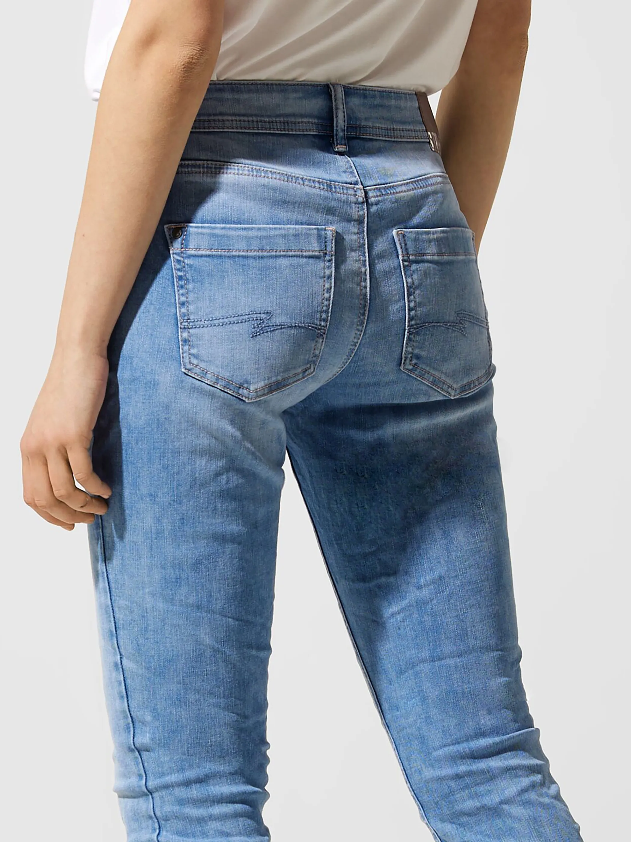 Damen Jeans in heller Waschung