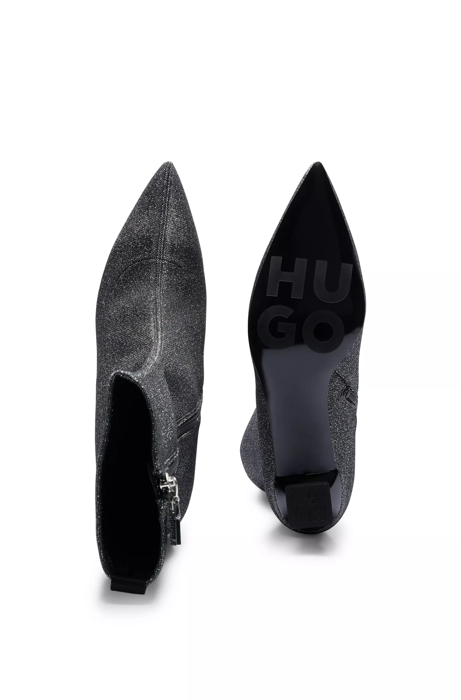 Botas de cano curto HUGO vermelhas com zíper, em tecido brilhante e salto diferenciado.