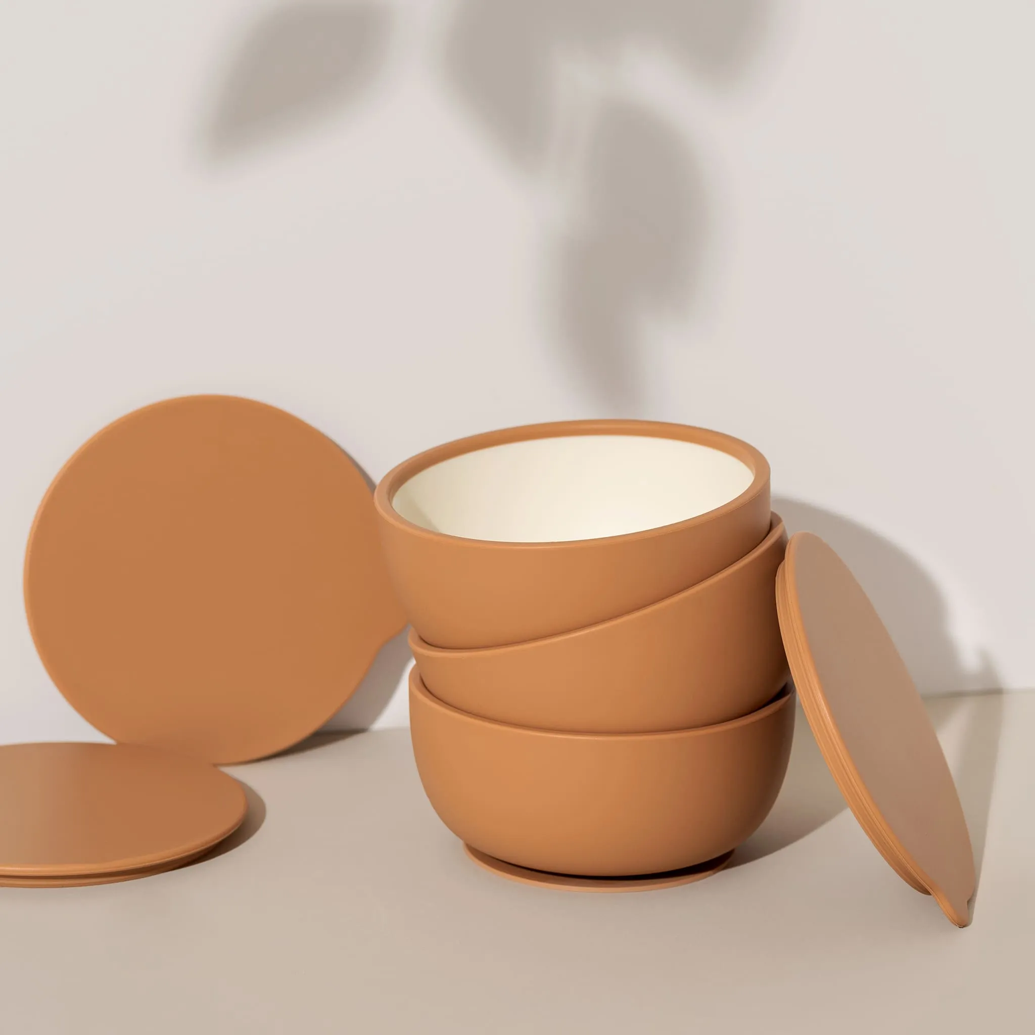 Kiko The Label Bol à Ventouse en Silicone avec Couvercle - Tan