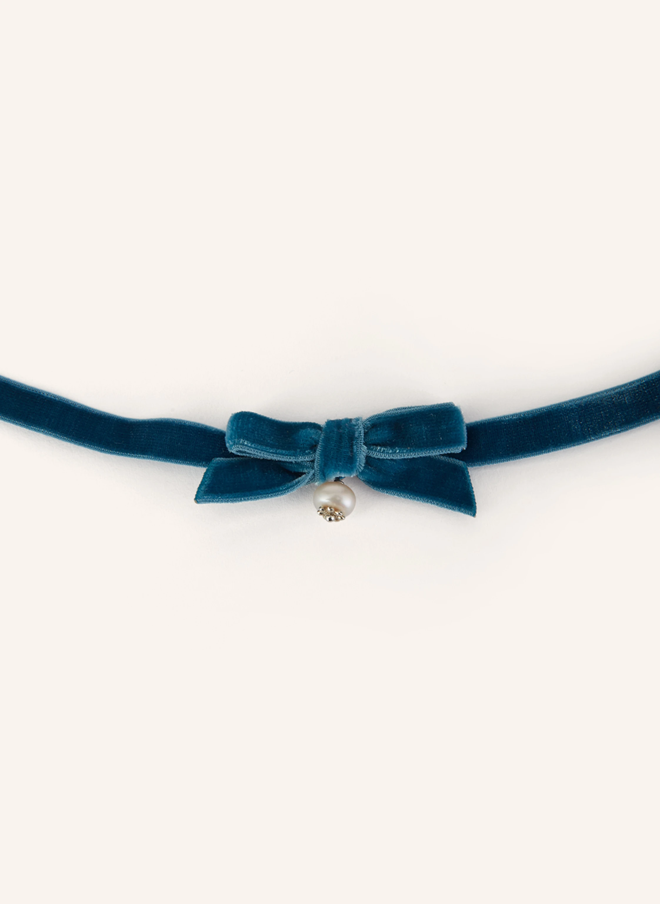 BETTINA SCHARRER Samt-Choker
