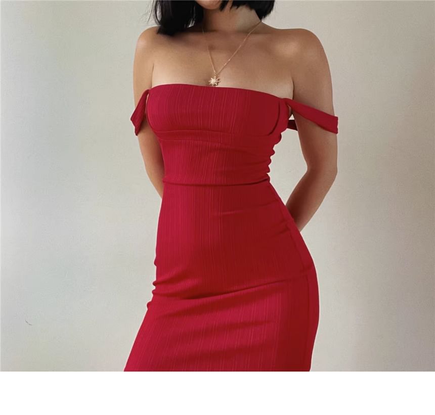 SisLinda - Off Shoulder Effen Midi Schedejurk