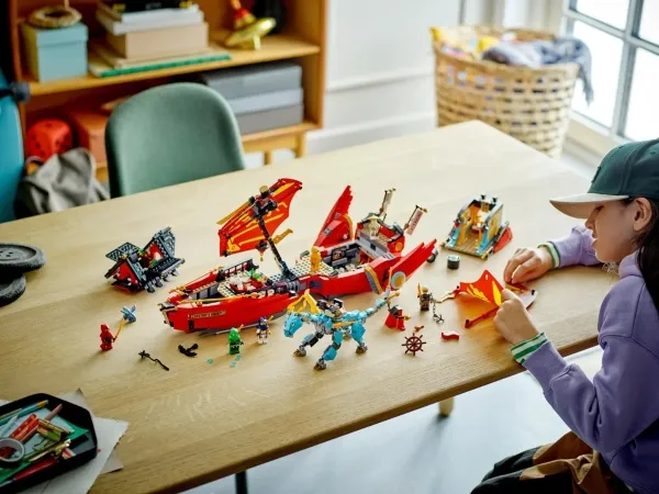 LEGO Ninjago 71797 Skæbnebåden – kapløb med tiden