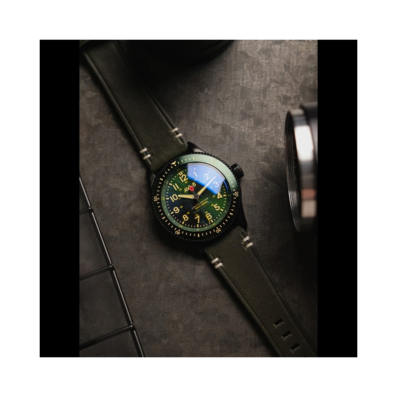 Montre homme méca-quartz AVI-8 - Bracelet cuir véritable de vachette - 3 aiguilles - Flyboy RBL (Royal British Legion)