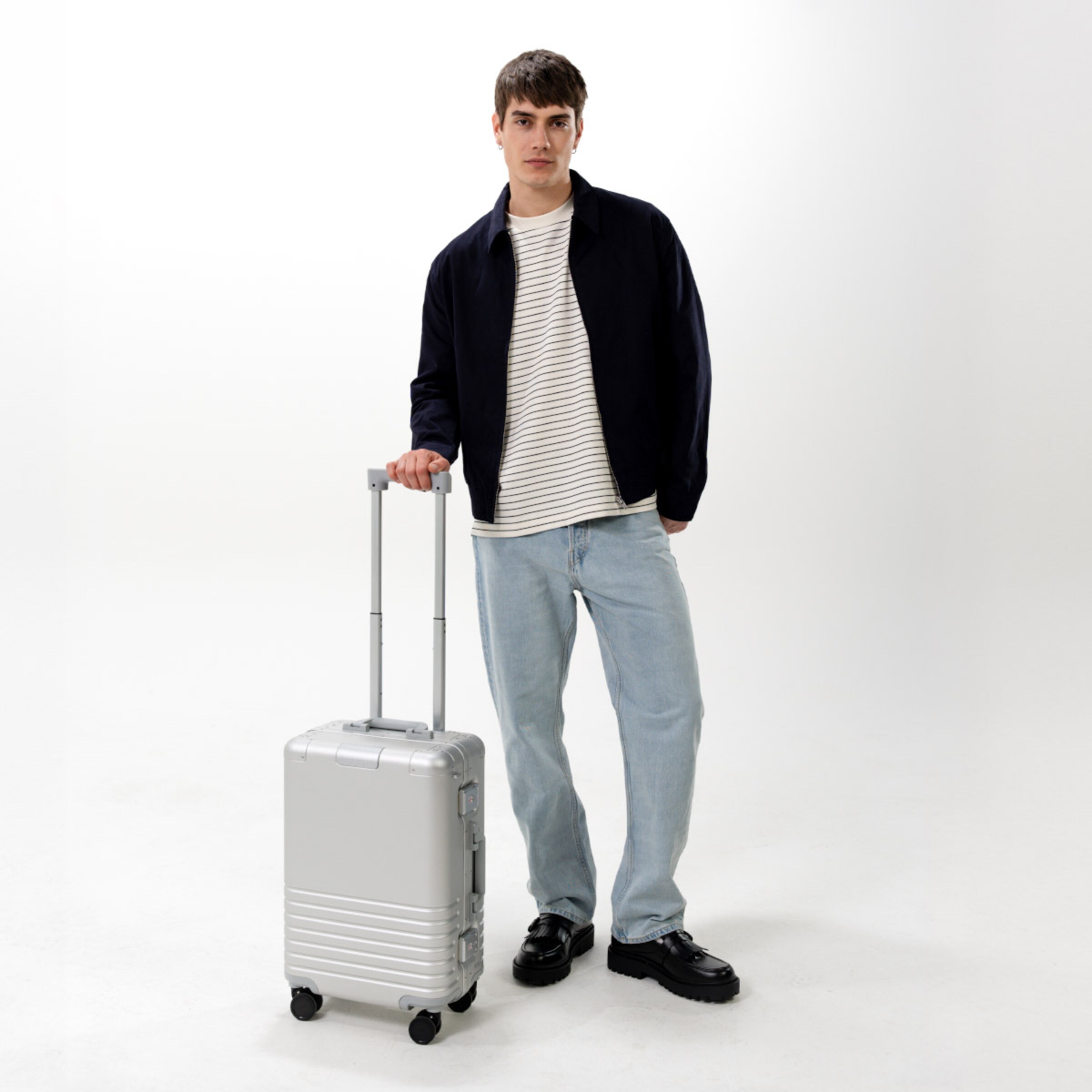 Heathrow Aluminium Cabin Silver