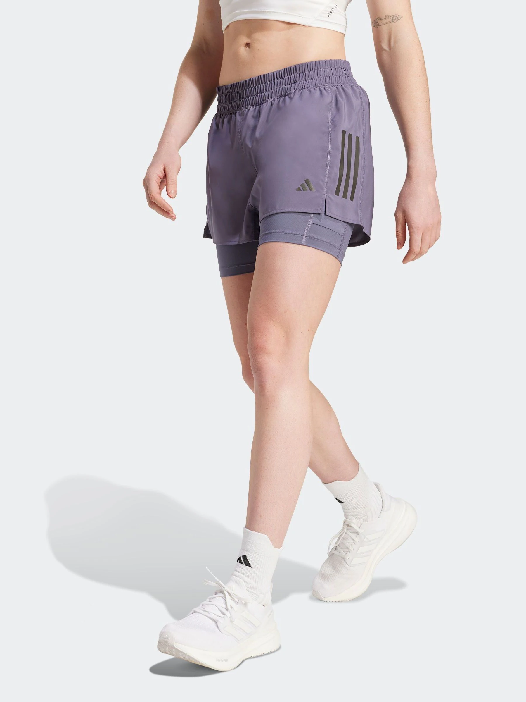Lichtpaars - adidas Own The Run short met 3 strepen