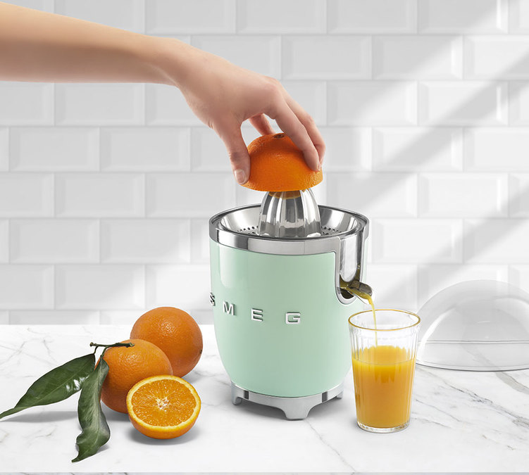 Presse-Agrumes CJF11PGEU Vert d'eau - SMEG