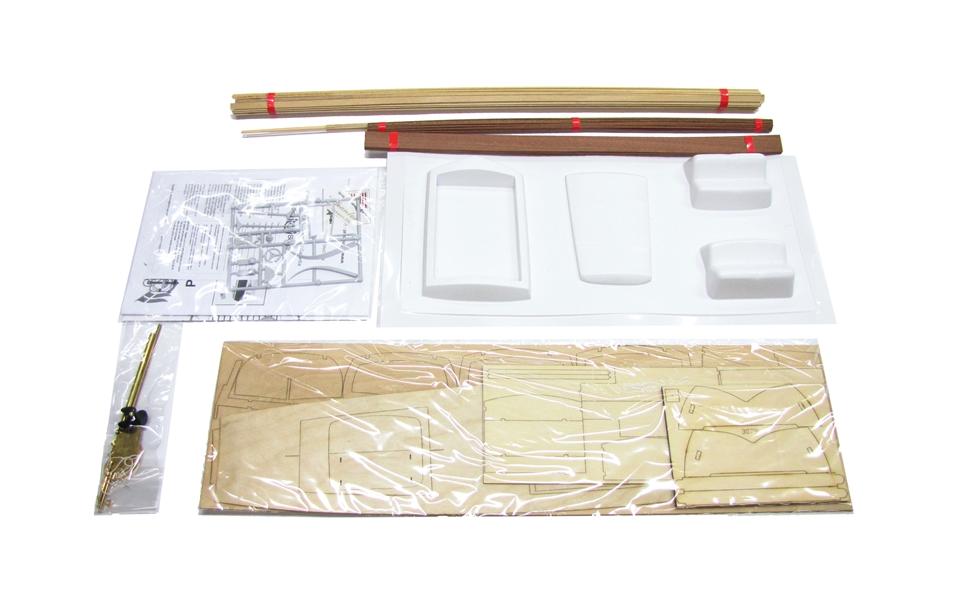 Bausatz Rennboot Phantom, 690 mm 1:15<br>Modellbausatz eines klassischen amerikanischen Runabout Boots