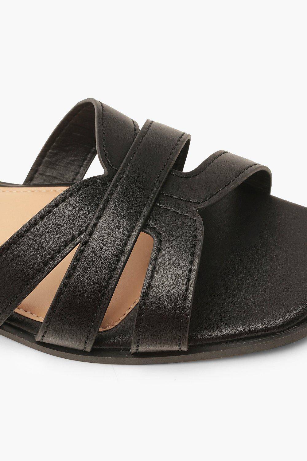 boohoo Sandales à Brides Larges à Brides Croisées