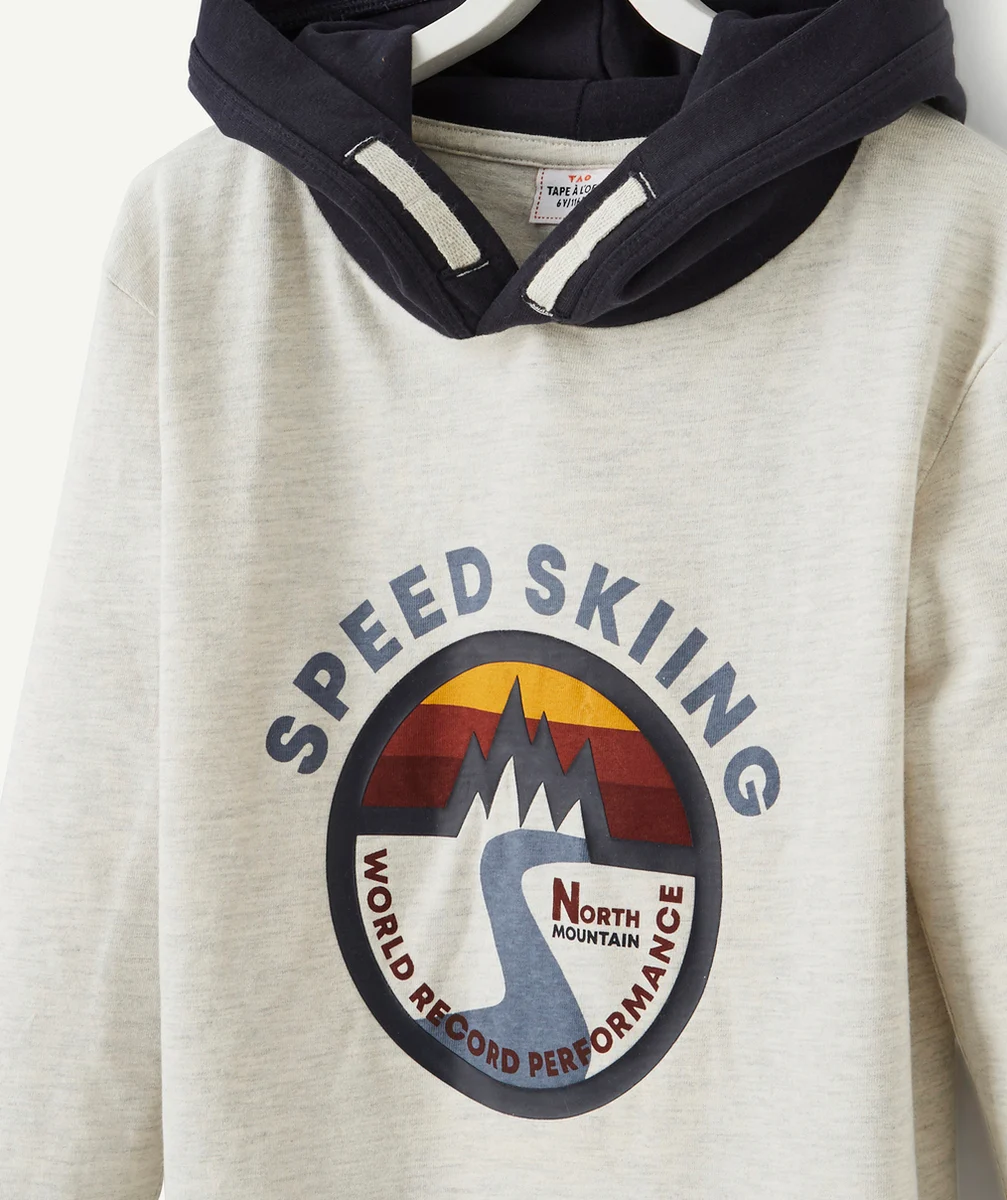 T-SHIRT GARÇON EN COTON BIO À CAPUCHE AVEC MOTIF MONTAGNE