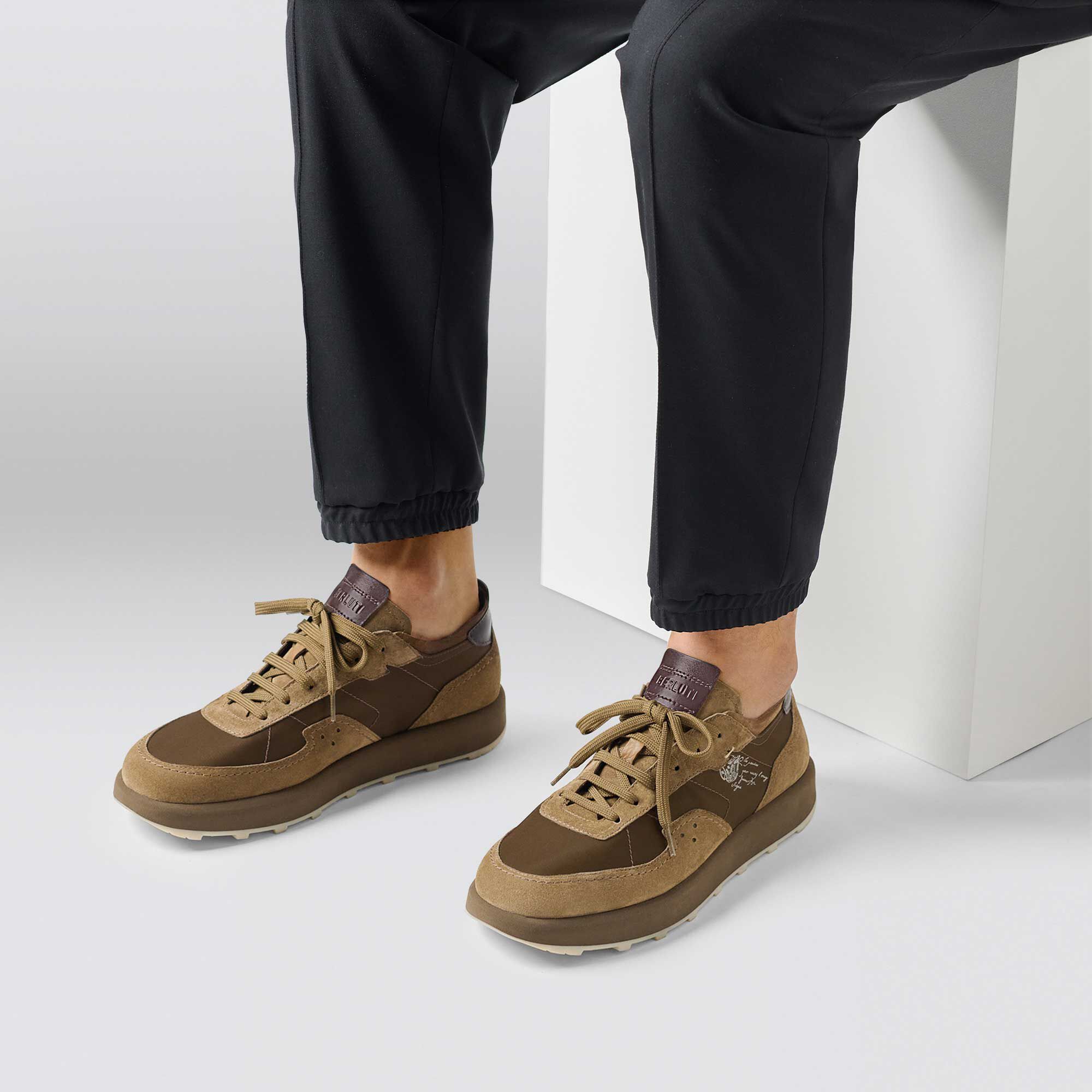 Sneaker Light Track En Veau Velours Et Nylon