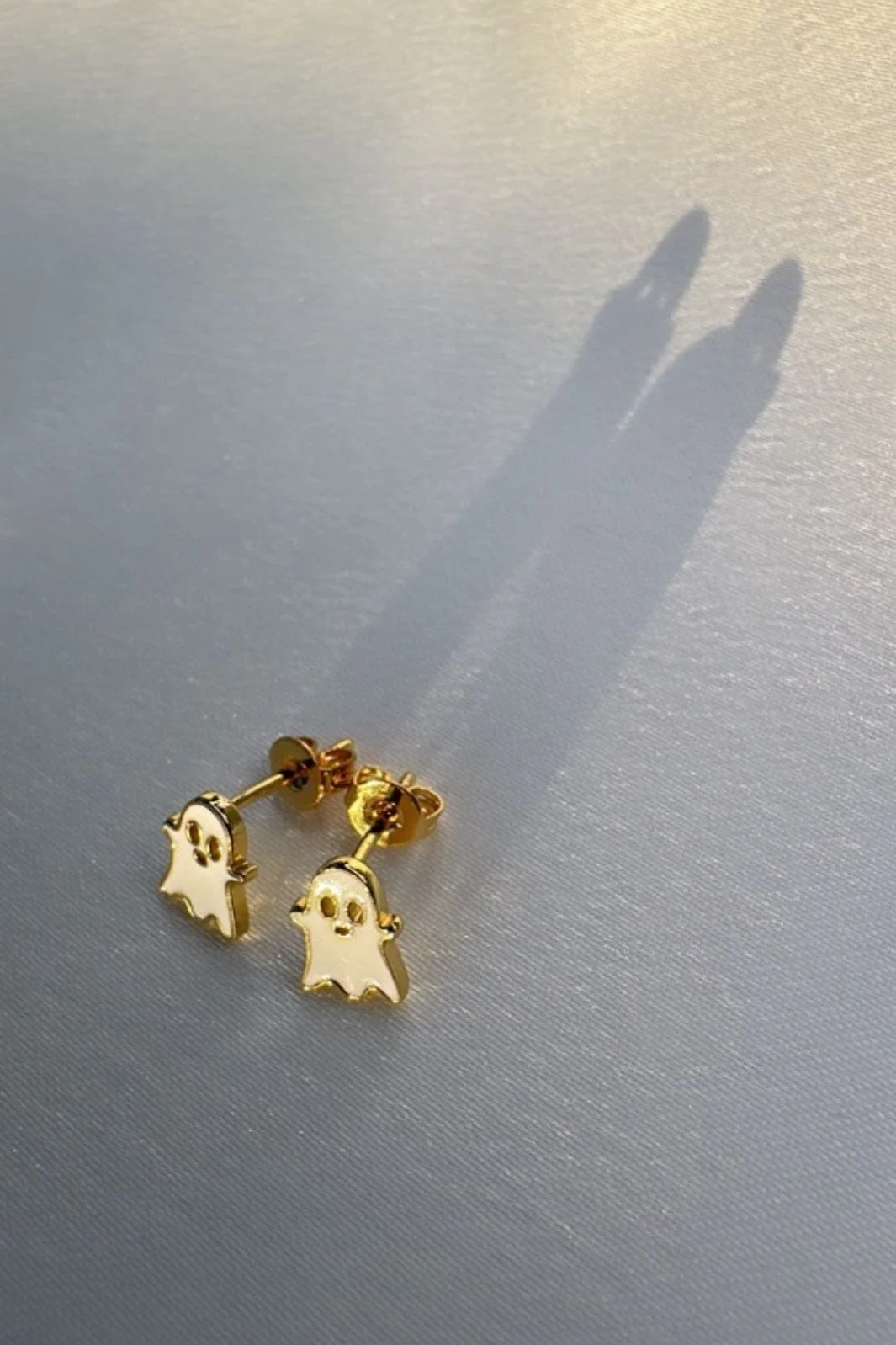 O element Ghost Earstick