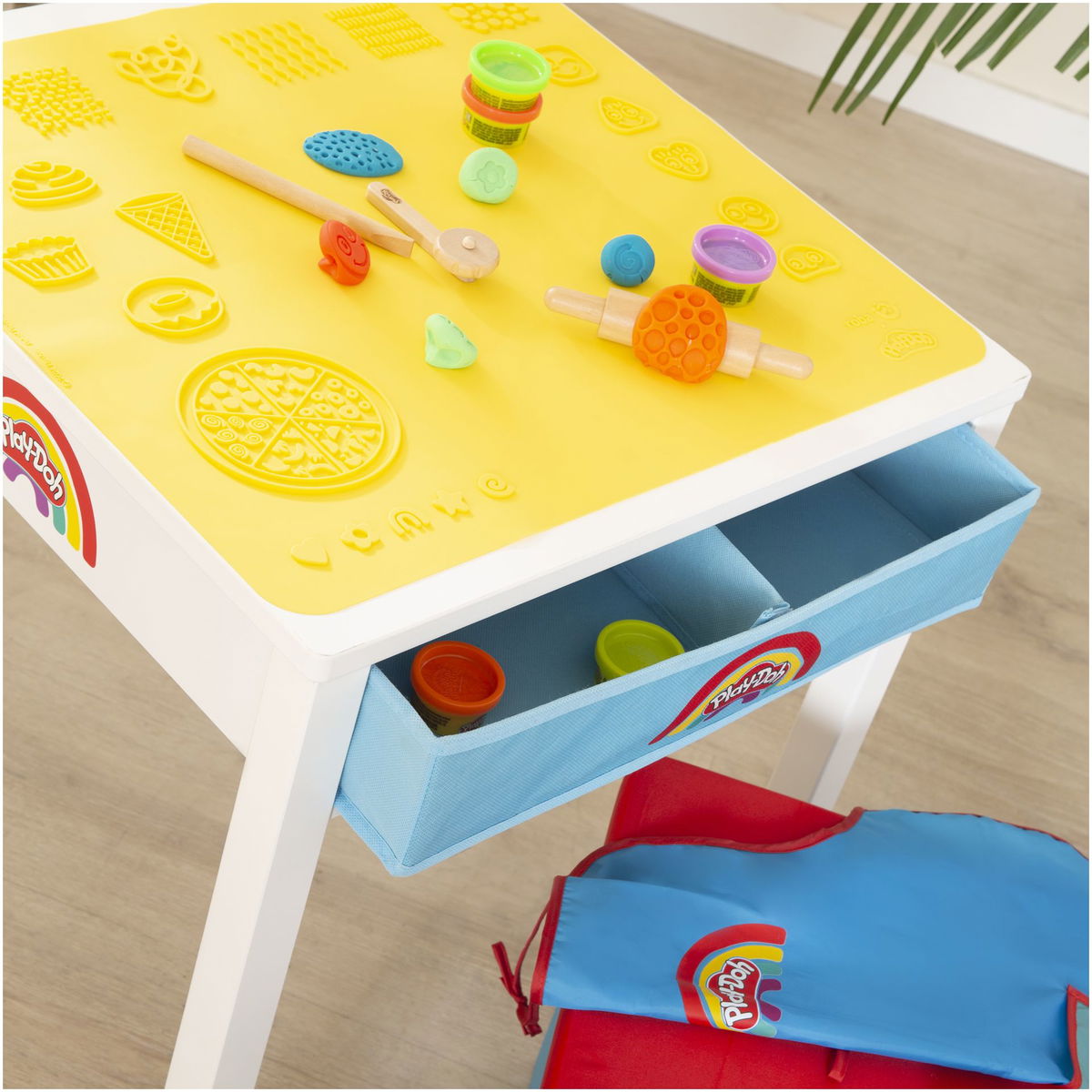 robaroba   x Play-Doh Basteltisch mit Hocker
