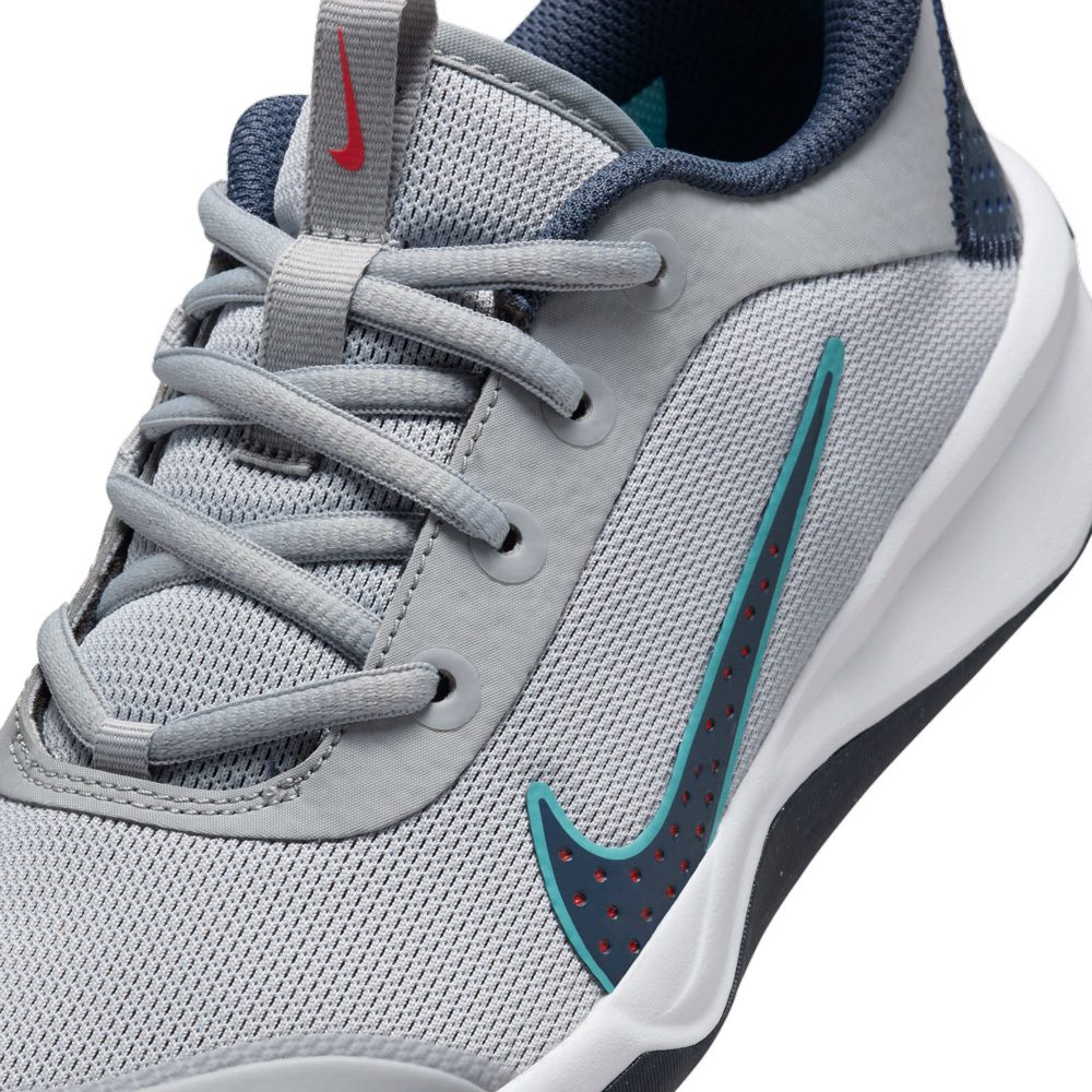 Nike Omni Multi Court Hallenschuhe Kinder wolf grey