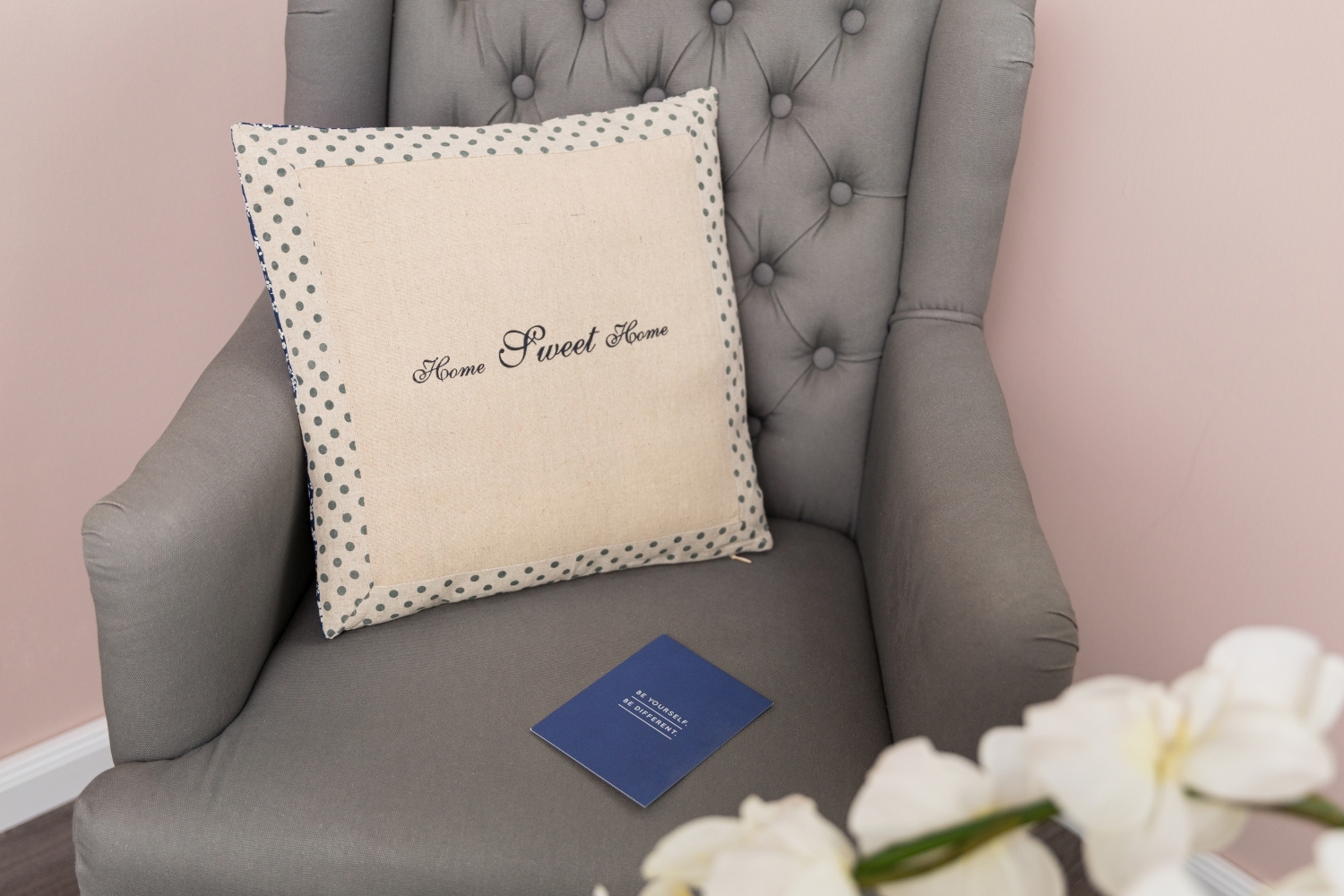Kissen HOME SWEET HOME - beige - mit Punkten - 40x40 cm