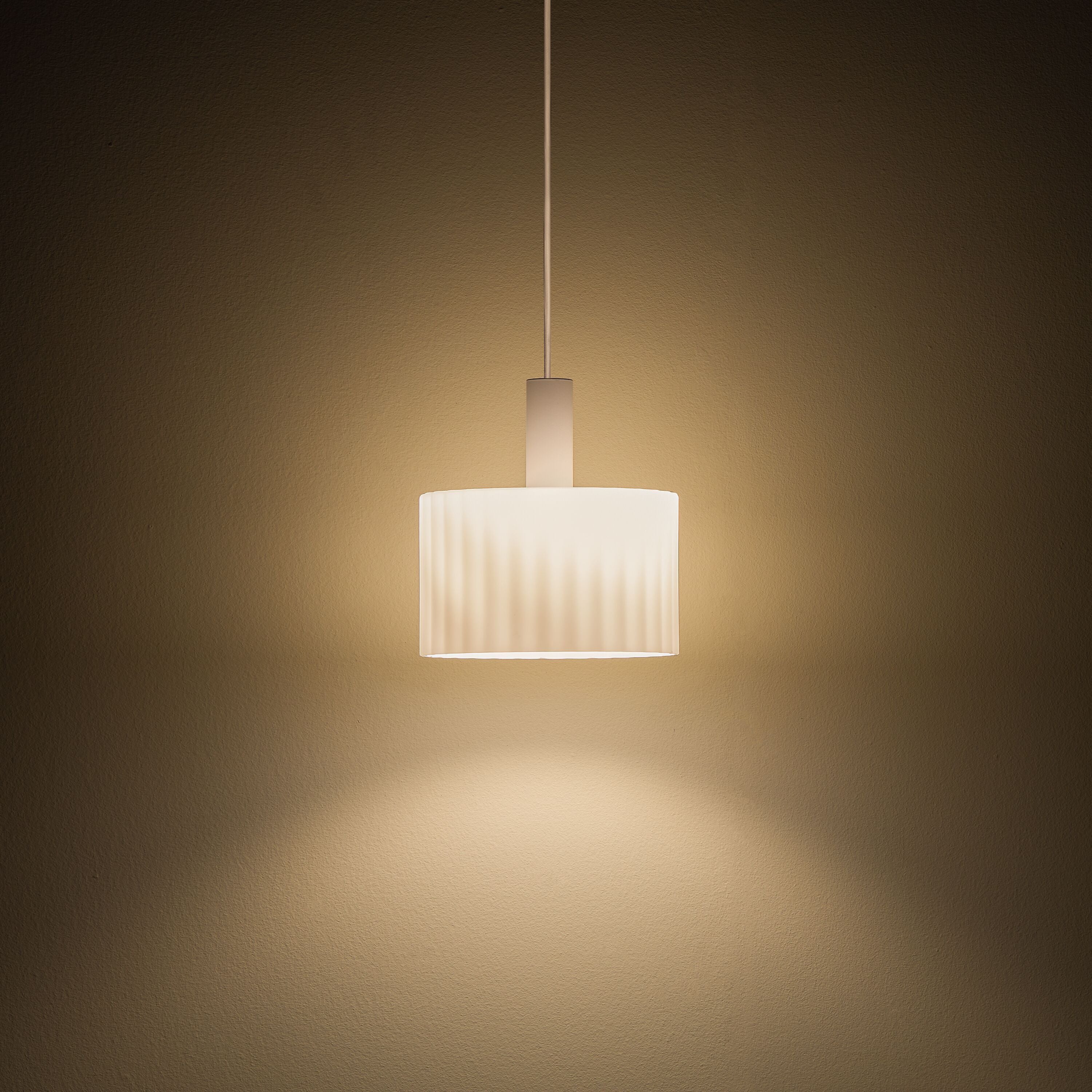 TORI Hängeleuchte - Weiss / H: 26.5 cm x D: 25.0 cm