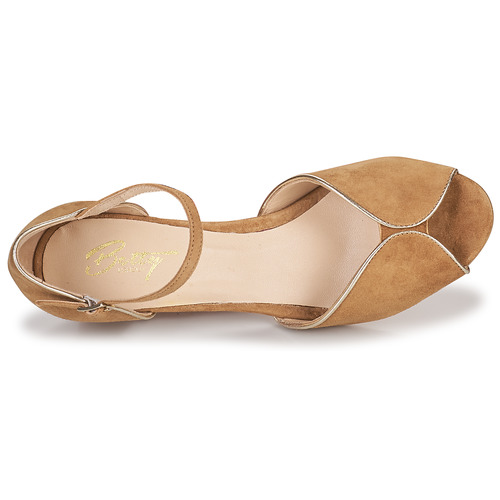 Betty London - ORAD - Camel