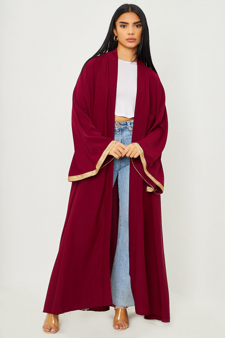 Kimono bordeaux ceinturé empiècement doré sur les manches