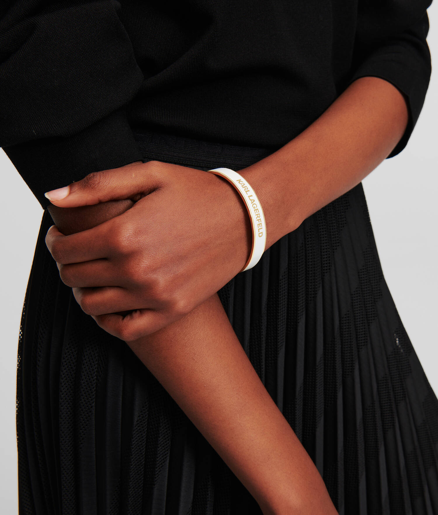 GRAND BRACELET JONC K/ESSENTIAL