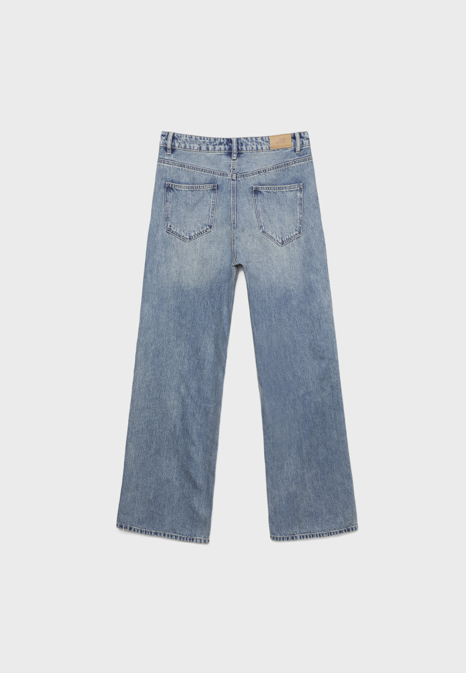 Calça jeans de cintura baixa e pernas largas