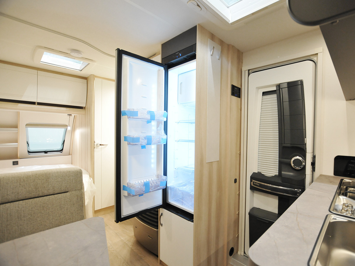 Hobby De Luxe 400 Sfe 2025 caravan