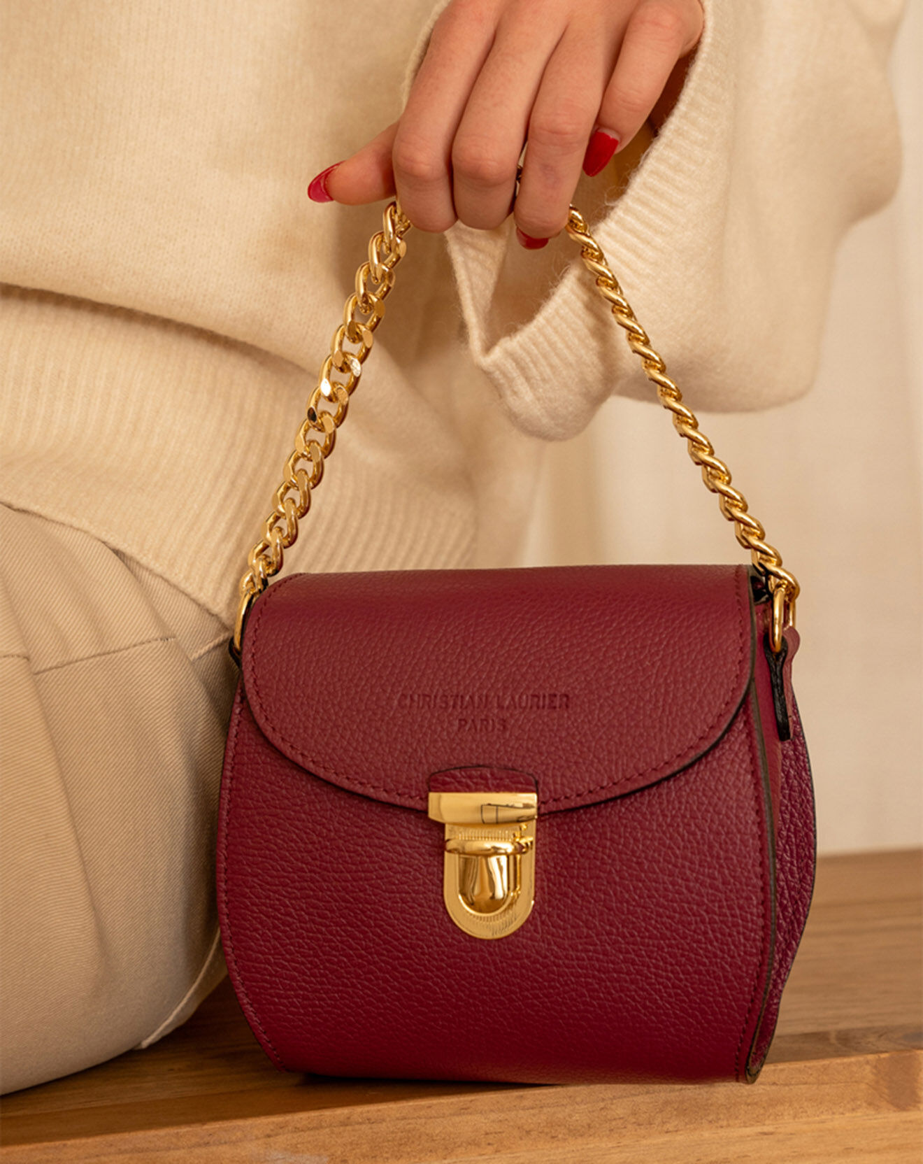 Christian Laurier Sac bandoulière en Cuir Chelsea prune - 19x16x9 cm