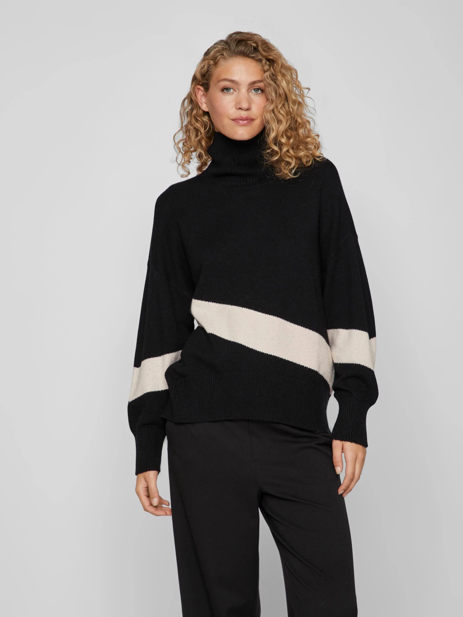 Vila  Viril L/S High Funnel Neck striktrøje - sort