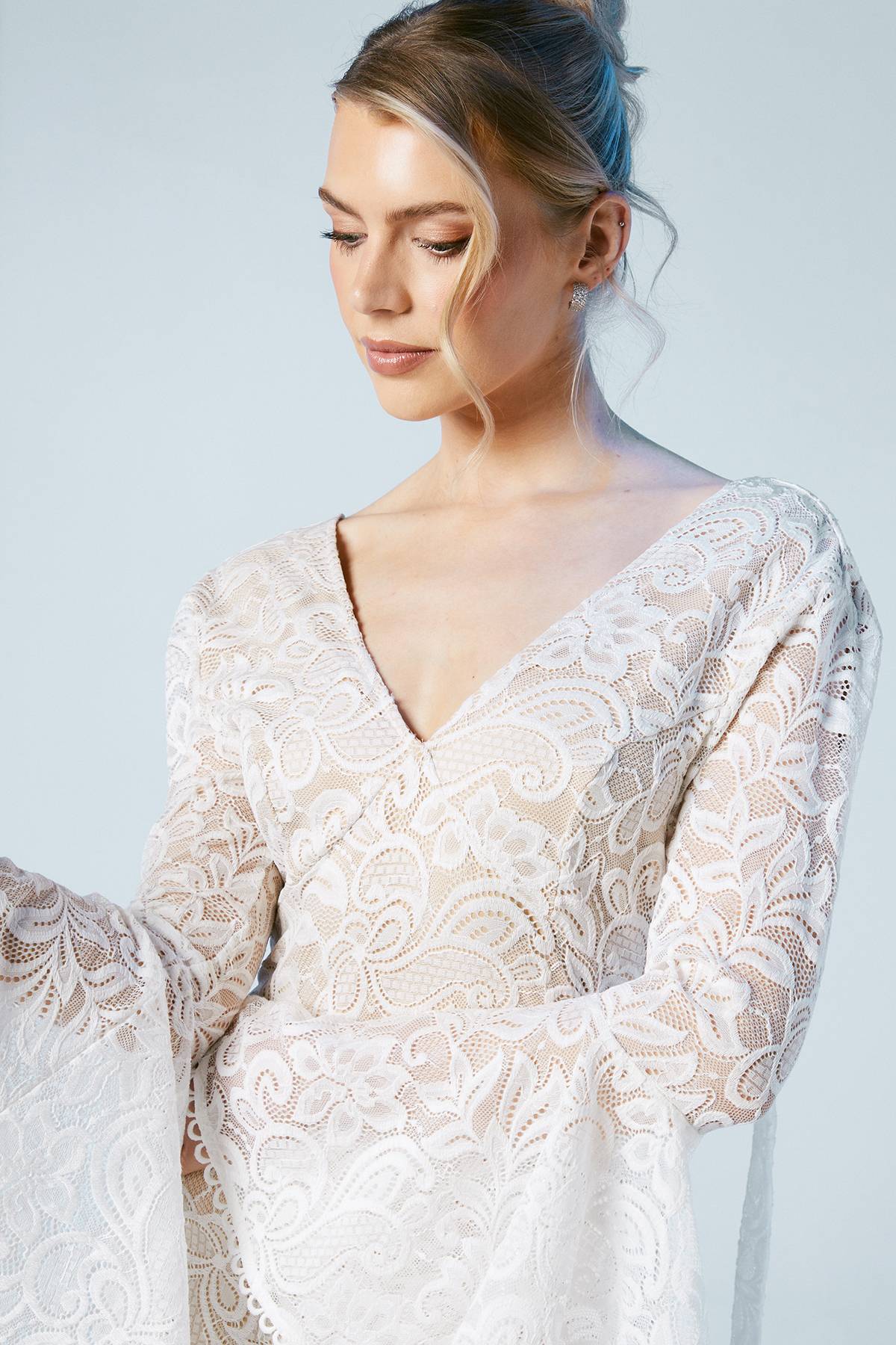 Oasis Robe de Mariée Bohème à Manches Évasées en Dentelle Stretch Coupe Sirène