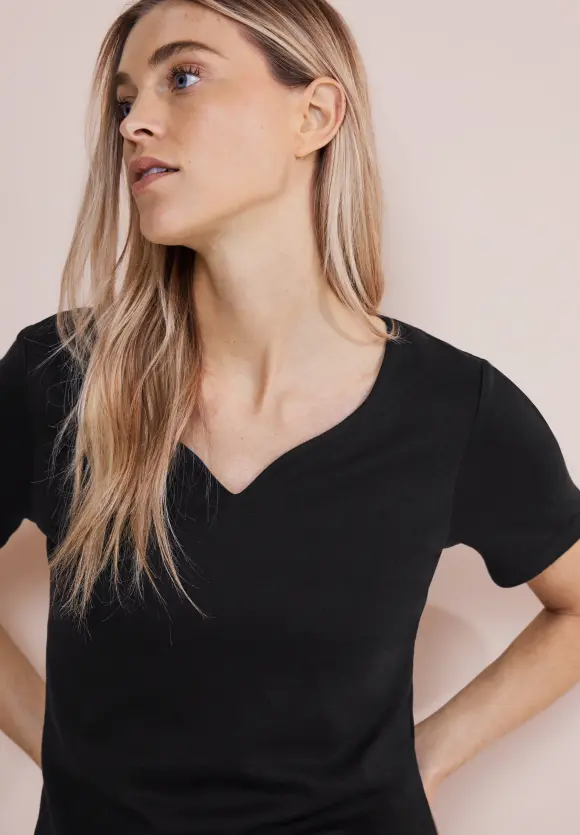 Shirt mit Herz-Ausschnitt - Black