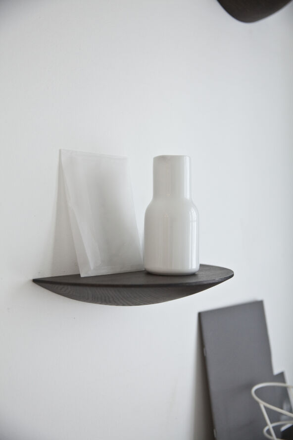 Audo Copenhagen Gridy Fungi Shelf, Medium, Black Oa Sort