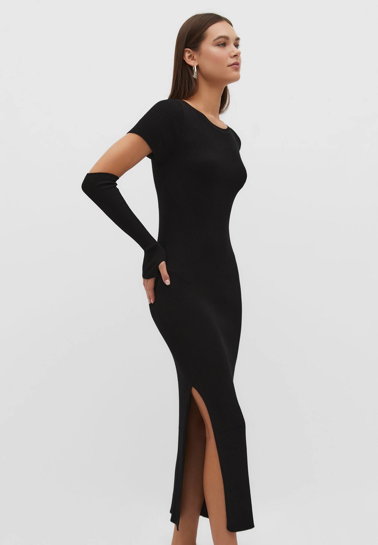 Vestido midi de tricô grosso com mangas